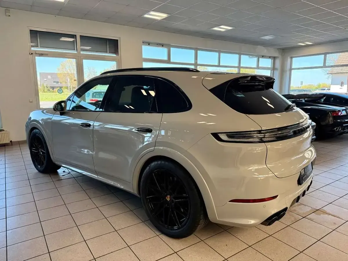 Gebraucht Porsche Cayenne S 475 PS (349 kW) 2024 Kreide SUV