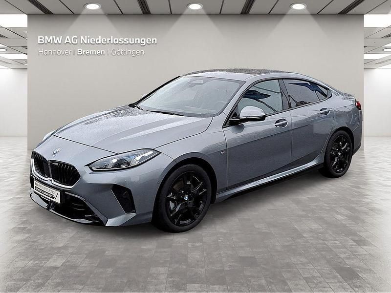 Grau Gebraucht 2025 BMW 220 Shadowline Coupé | 36.990 € (Guter Preis) - Bild 1/4