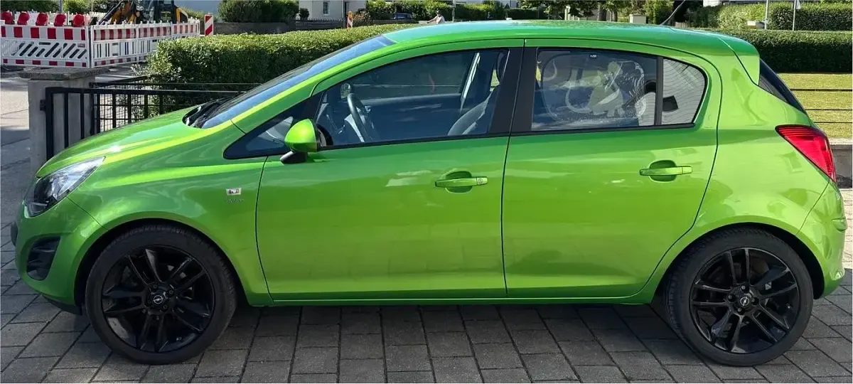Gebraucht Opel Corsa 87 PS (63 kW) 2014 Grün Kleinwagen