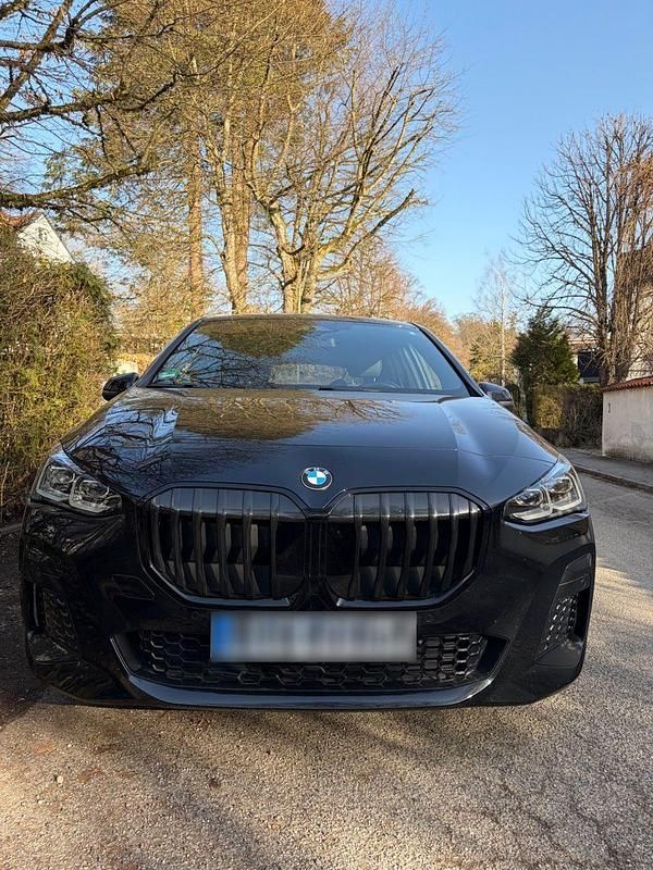Gebraucht BMW 223 Active Tourer Shadowline 218 PS (160 kW) 2023 Schwarz Van / Kleinbus