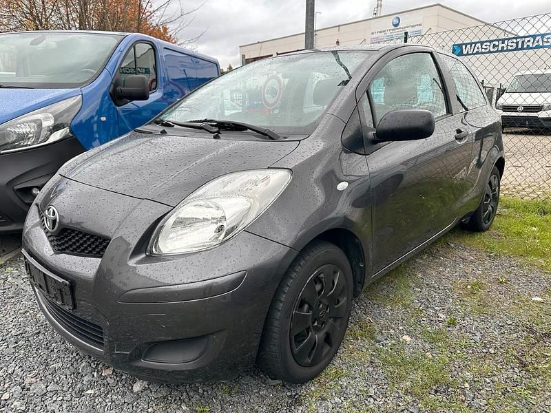 Grau Gebraucht 2009 Toyota Yaris Kleinwagen | 1.000 € (Superpreis) - Bild 1/4