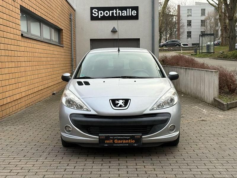 Gebraucht Peugeot 206+ 60 PS (44 kW) 2012 Lackierung aluminiumgrau/meta Kleinwagen