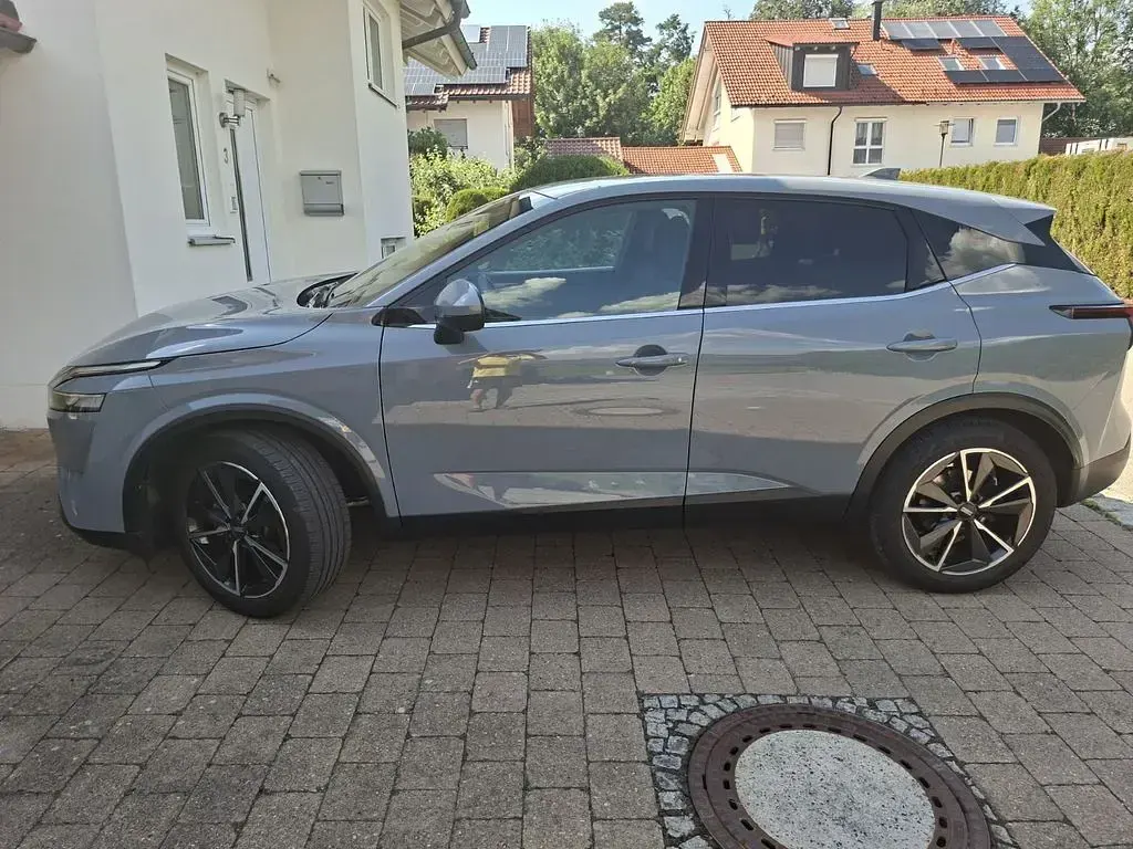 Gebraucht Nissan Qashqai Tekna 158 PS (116 kW) 2024 Grau SUV