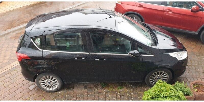 Schwarz Gebraucht 2015 Ford B-MAX Titanium Van / Kleinbus | 6.888 € (Guter Preis) - Bild 1/4