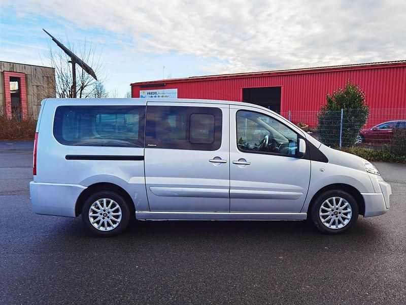 Gebraucht Fiat Scudo 128 PS (94 kW) 2015 Braun Van