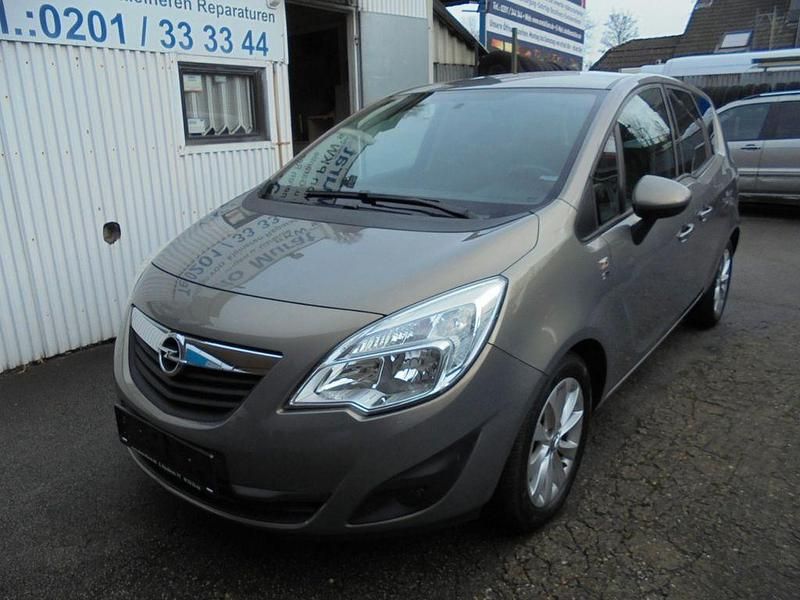 Grau Gebraucht 2012 Opel Meriva Van / Kleinbus | 4.850 € (Etwas zu teuer) - Bild 1/4
