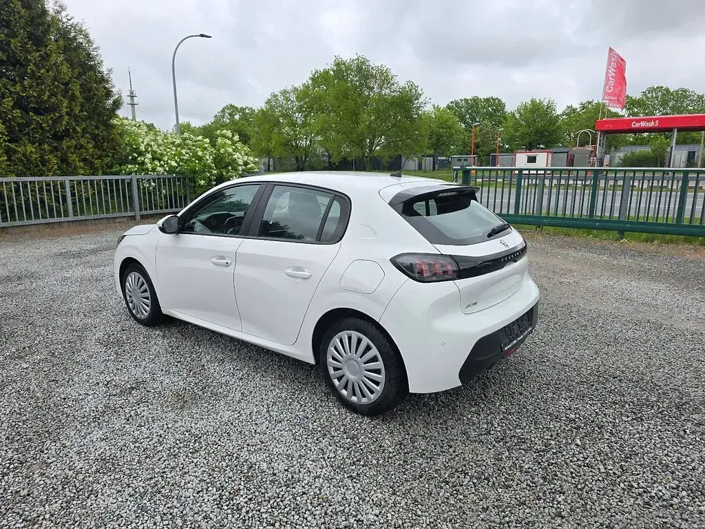Gebraucht Peugeot 208 Active 101 PS (74 kW) 2020 Blanc banquise Kleinwagen