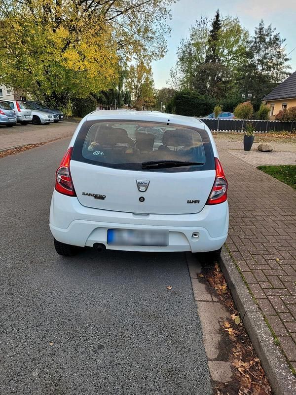 Gebraucht Dacia Sandero 75 PS (55 kW) 2010 Weiß Kleinwagen