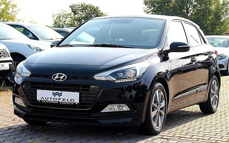 Schwarz Gebraucht 2018 Hyundai i20 Passion Plus Kleinwagen | 8.950 € (Fairer Preis) - Bild 1/4