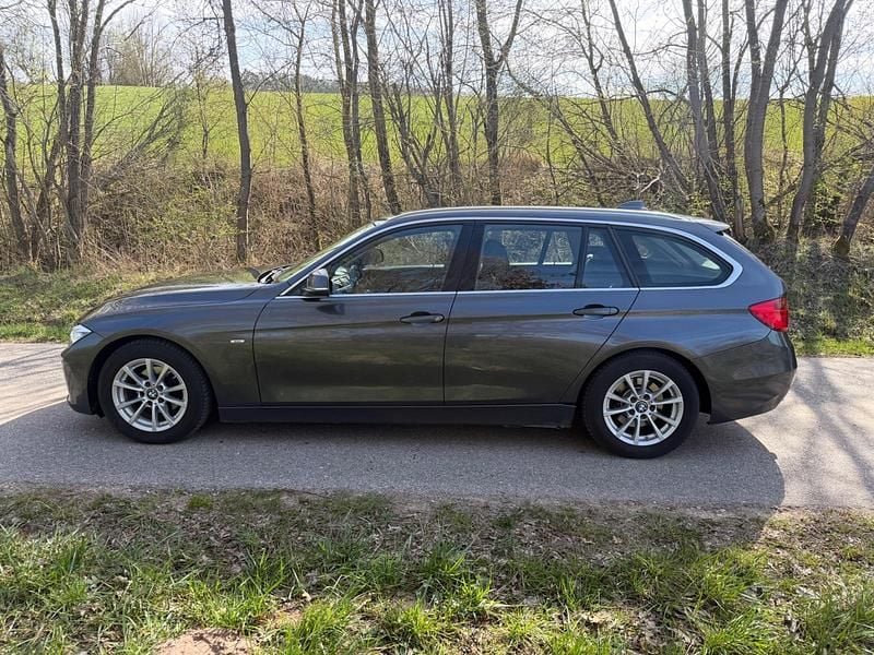 Gebraucht BMW 320 180 PS (132 kW) 2014 Grau Kombi
