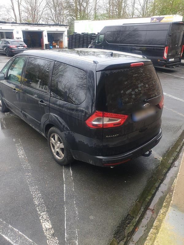 Gebraucht Ford Galaxy 140 PS (102 kW) 2013 Schwarz Van / Kleinbus