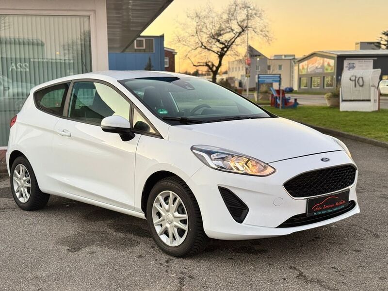 Weiß Gebraucht 2018 Ford Fiesta Trend Kleinwagen | 8.475 € (Guter Preis) - Bild 1/4