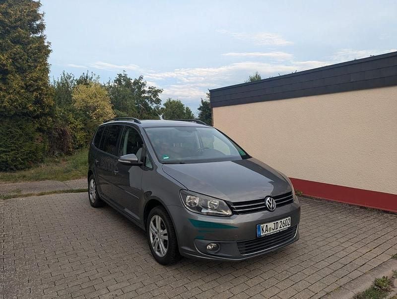 Grau Gebraucht 2011 VW Touran Van / Kleinbus | 4.900 € (Guter Preis) - Bild 1/4