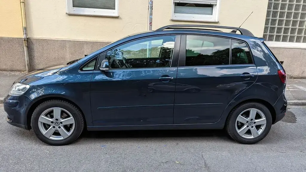 Gebraucht VW Golf Plus Cross Comfortline 122 PS (89 kW) 2009 Blau Van / Kleinbus