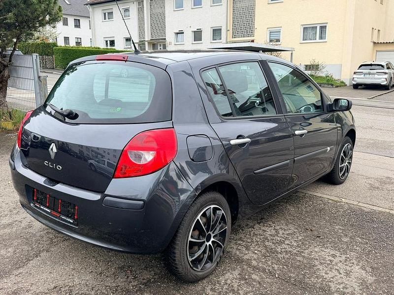 Gebraucht Renault Clio II Dynamique 75 PS (55 kW) 2008 Grau Limousine