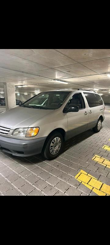 Gebraucht 2003 Toyota Sienna Van / Kleinbus | 4.300 € - Bild 1/4