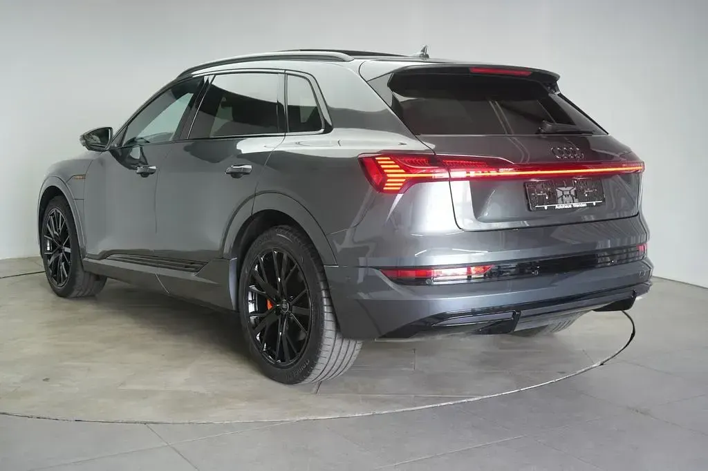 Gebraucht Audi e-tron S-Line 300 kW (408 PS) 2022 Grau SUV