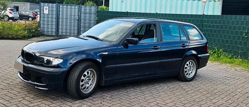 Blau Gebraucht 2003 BMW 318 Kombi | 1.500 € (Etwas zu teuer) - Bild 1/4