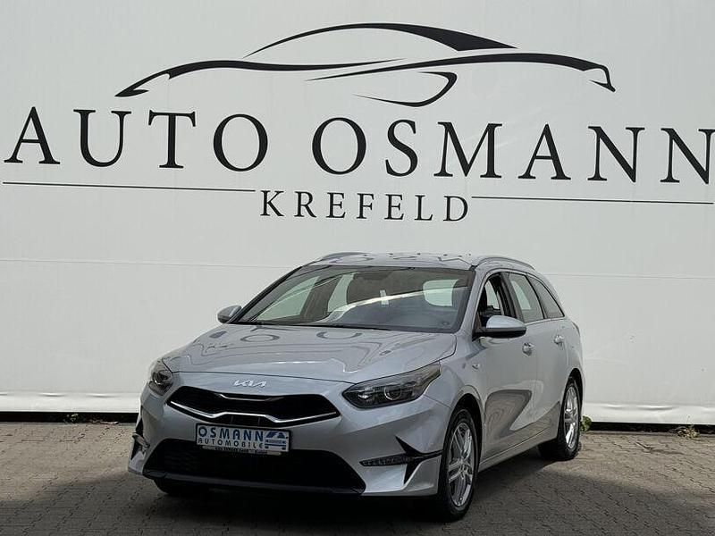 Silber Gebraucht 2023 Kia Ceed | 25.950 € (Fairer Preis) - Bild 1/4