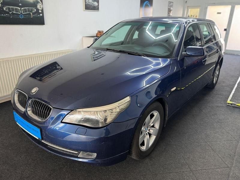 Gebraucht BMW 525 197 PS (144 kW) 2007 Blau Kombi