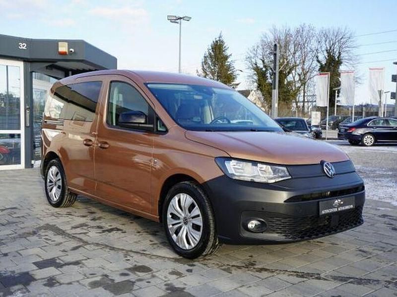 Gebraucht VW Caddy Basis 122 PS (89 kW) 2022 Gold Van / Kleinbus