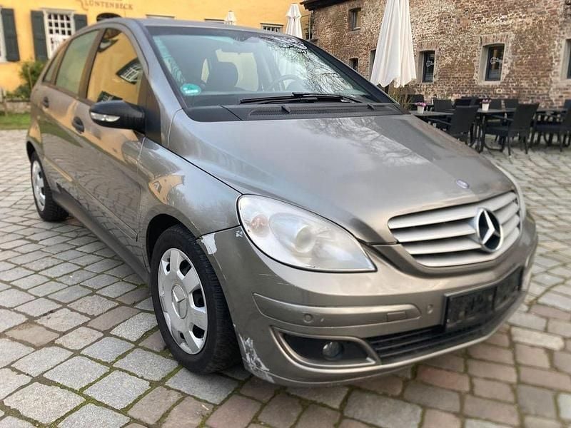 Gebraucht Mercedes B180 109 PS (80 kW) 2005 Grau Van / Kleinbus