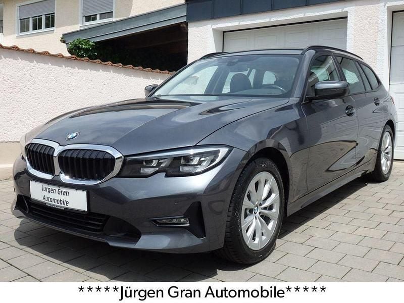 Mineralgraumetallic Gebraucht 2020 BMW 318 Sport Line Kombi | 21.990 € (Guter Preis) - Bild 1/4