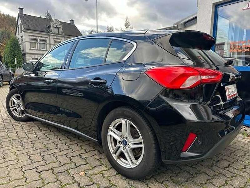 Gebraucht Ford Focus 120 PS (88 kW) 2019 Schwarz Limousine