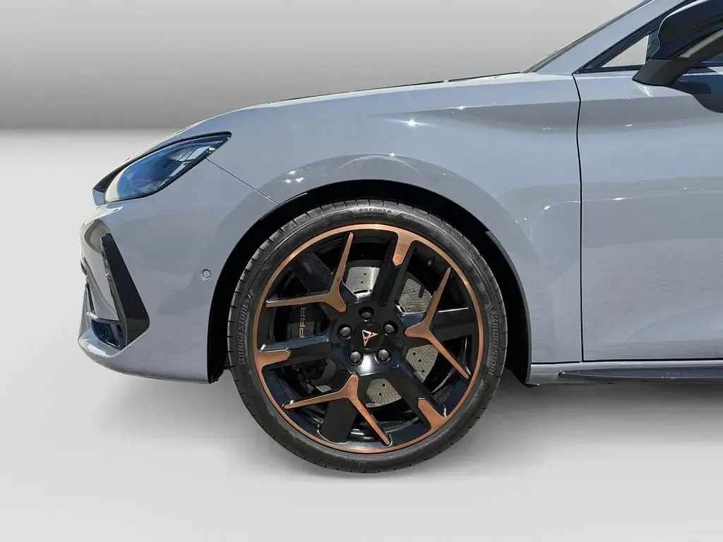 Neu Cupra Leon VZ 300 PS (220 kW) 2026 Grau Limousine