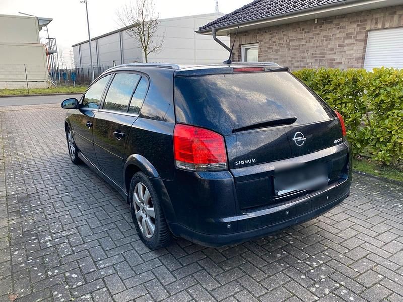 Gebraucht Opel Signum 150 PS (110 kW) 2005 Schwarz Kleinwagen