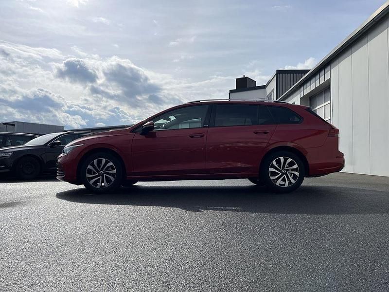 Gebraucht VW Golf VIII Active 150 PS (110 kW) 2022 Kings red Kombi