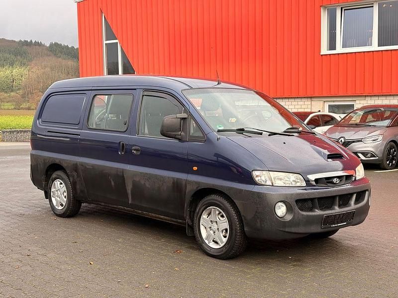 Gebraucht Hyundai H-1 140 PS (102 kW) 2004 Blau Van / Kleinbus
