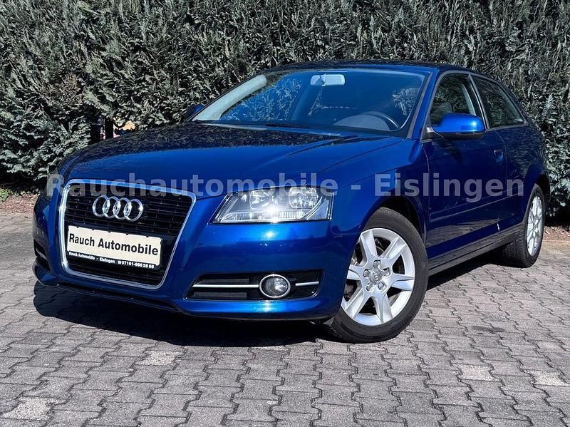 Gebraucht Audi A3 Attraction 105 PS (77 kW) 2011 Blau Kleinwagen