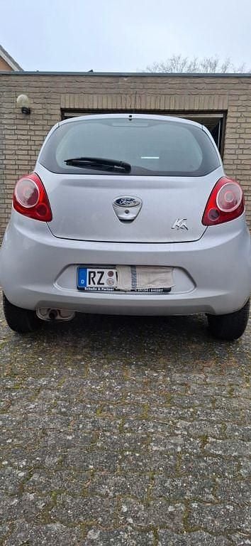 Gebraucht Ford Ka Ambiente 69 PS (50 kW) 2012 Silber Kleinwagen