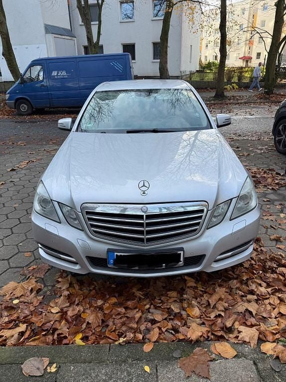 Grau Gebraucht 2011 Mercedes 350 Limousine | 9.000 € (Superpreis) - Bild 1/4