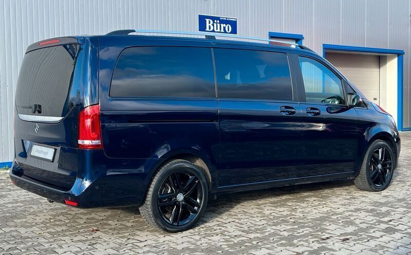 Gebraucht Mercedes V250 190 PS (139 kW) 2018 Cavansitblau metallic Van / Kleinbus