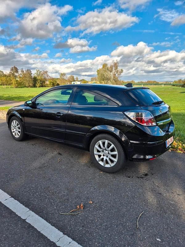 Schwarz Gebraucht 2009 Opel Astra GTC Kleinwagen | 1.900 € (Fairer Preis) - Bild 1/4