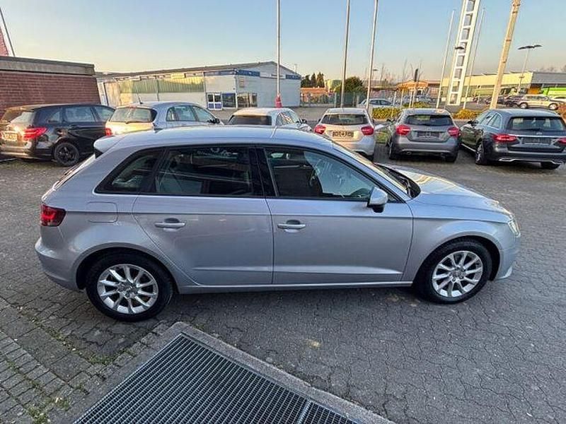 Gebraucht Audi A3 Attraction 125 PS (91 kW) 2016 Silber Limousine