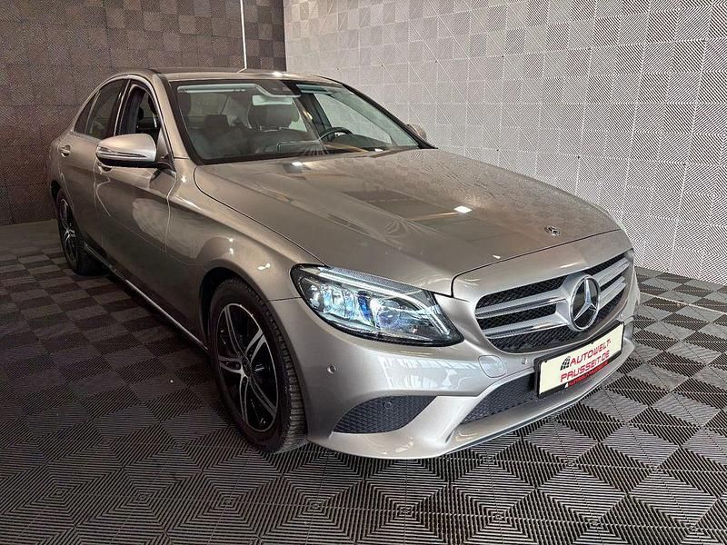 Silber Gebraucht 2020 Mercedes C180 Avantgarde Limousine | 21.650 € (Guter Preis) - Bild 1/4