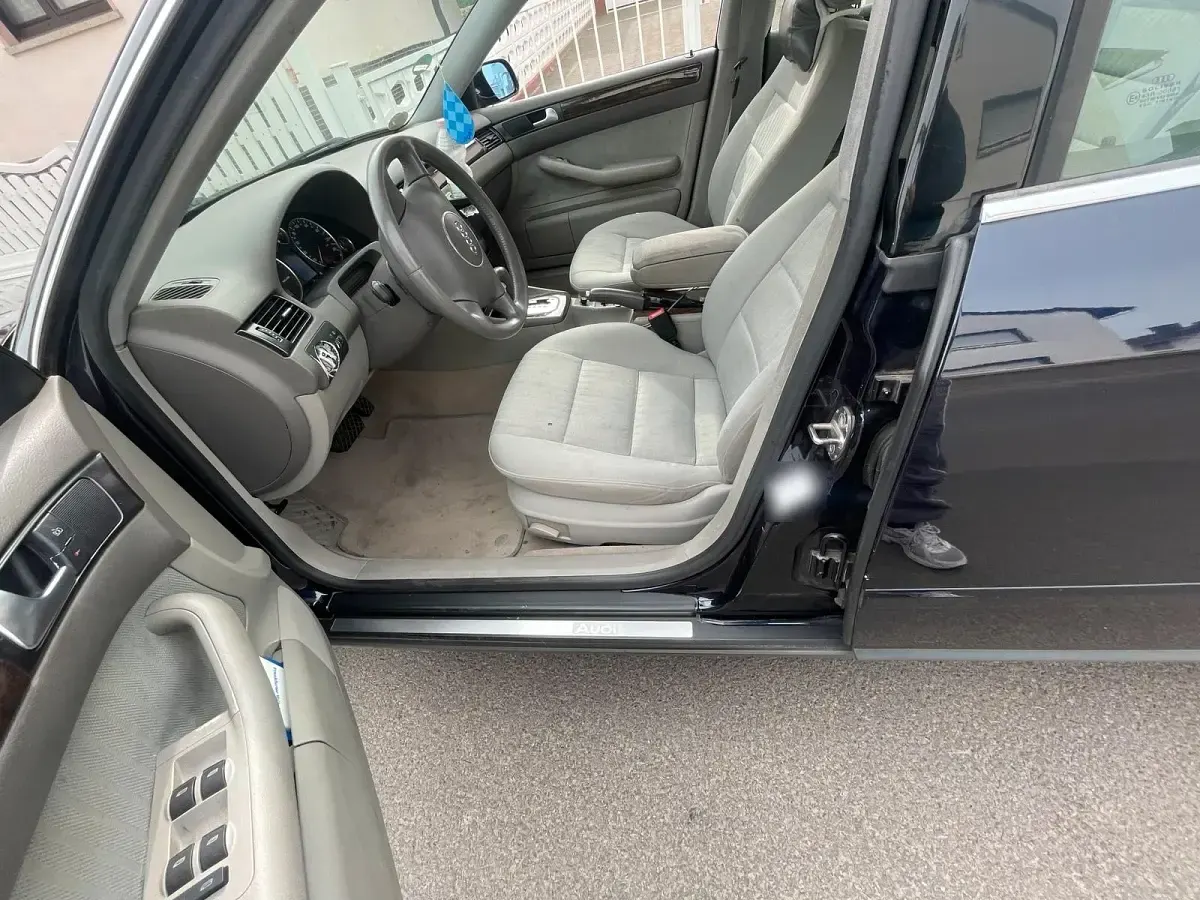 Gebraucht Audi A6 125 PS (91 kW) 2002 Blau Limousine