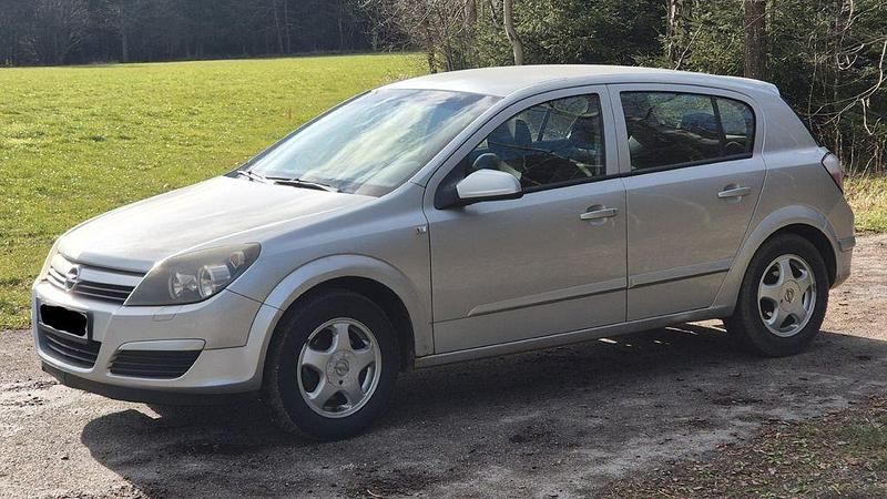 Gebraucht Opel Astra 90 PS (66 kW) 2004 Silber Limousine