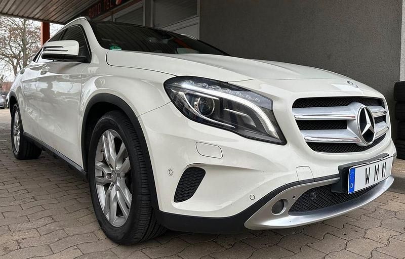 Gebraucht Mercedes GLA220 170 PS (125 kW) 2015 Weiß SUV