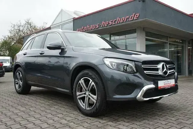 Gebraucht Mercedes GLC250 211 PS (155 kW) 2016 Grau tenoritgrau  metalliclack metallic SUV