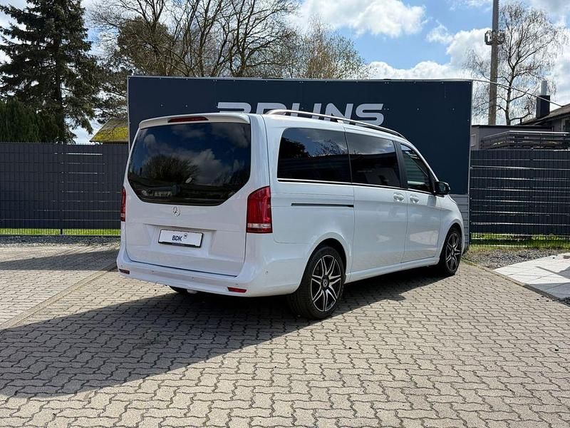 Gebraucht Mercedes V300 Avantgarde Edition 237 PS (174 kW) 2021 Weiß Van / Kleinbus