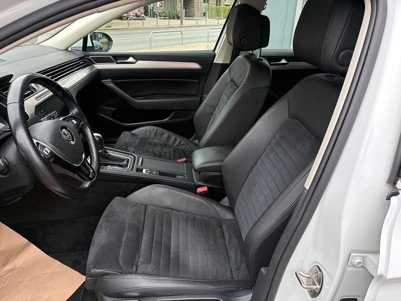 Używany VW Passat Highline 150 KM (110 kW) 2018 Biały Kombi