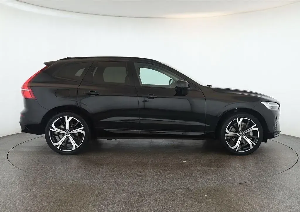 Gebraucht Volvo XC60 Plus 197 PS (144 kW) 2023 Onyx black SUV