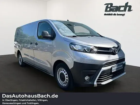 Gebraucht Toyota Proace 144 PS (105 kW) 2022 Bismutsilber metallic Van / Kleinbus