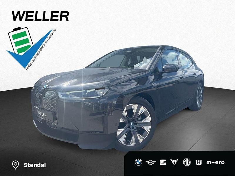 Grau Gebraucht 2022 BMW iX Sport Line SUV | 47.950 € (Etwas zu teuer) - Bild 1/3