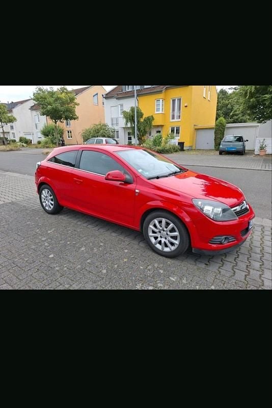 Gebraucht Opel Astra 116 PS (85 kW) 2010 Rot Coupé