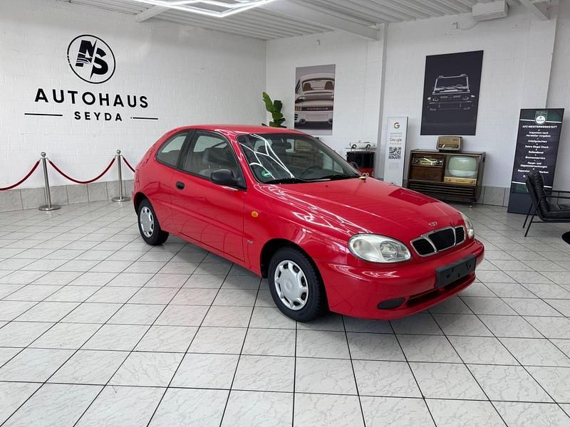 Rot Gebraucht 2000 Chevrolet Lanos SE Limousine | 1.970 € - Bild 1/4